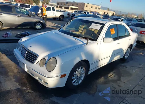 2000 Mercedes-Benz E 320 from USA, damaged, VIN WDBJF65J2YB123160